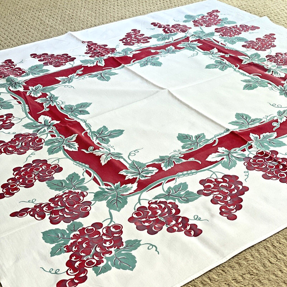 Vintage Mid Century Printed Cotton Tablecloth Red & Mint Green Grapevine Border - Picture 8 of 10